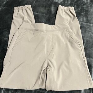 NWT Travel joggers Khaki Elastic Waist Pants Size Small
